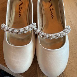 Nina "Nataly" Slip-On, Kids size 2M, Cream Dress Shoe